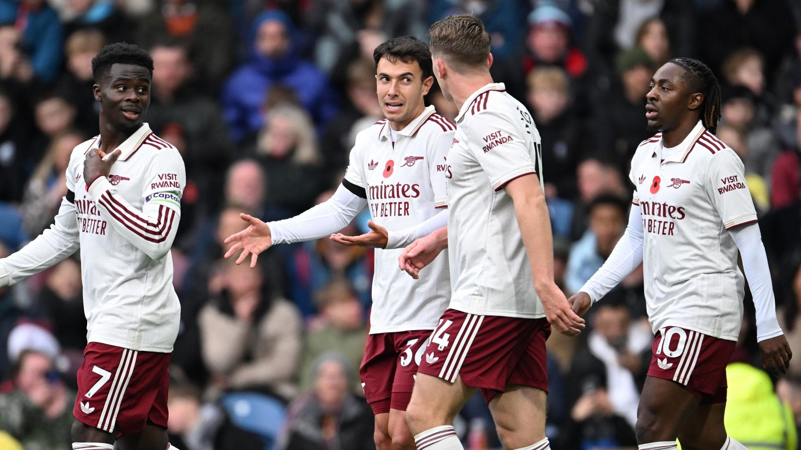 چه تحلیلی میتوان از جدول لیگ برتر انگلیس بعد از ۱۰ بازی ارائه داد؟